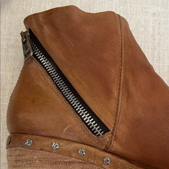 A.S.98 Boots Women’s 37 Tan Leather Zip Up Ankle Booties with Studded Wedge - Picture 14 of 15